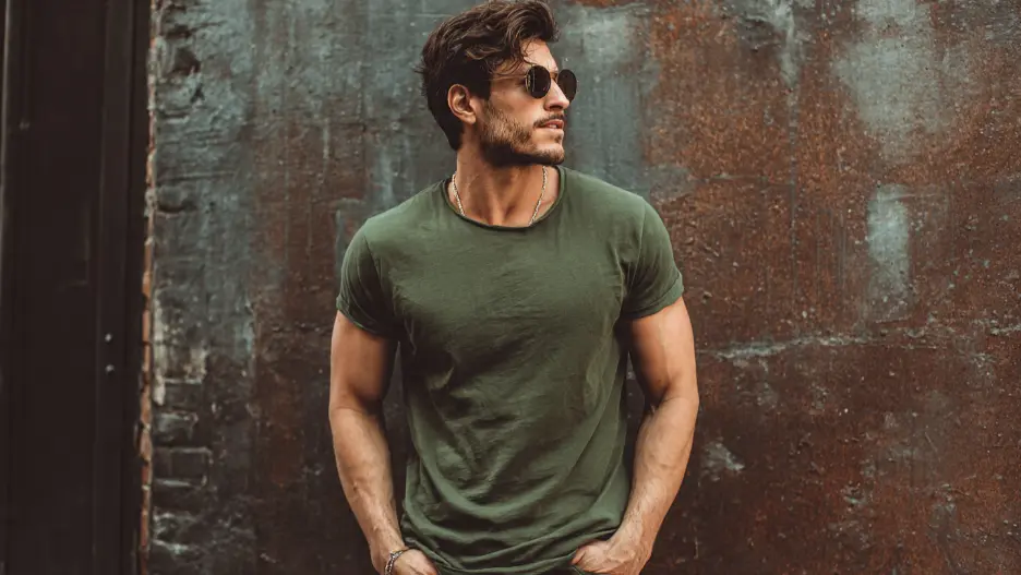 10 Olive Green T-Shirt Outfits for Men That Look Effortlessly Cool Olive Green T-Shirt Outfits for Men